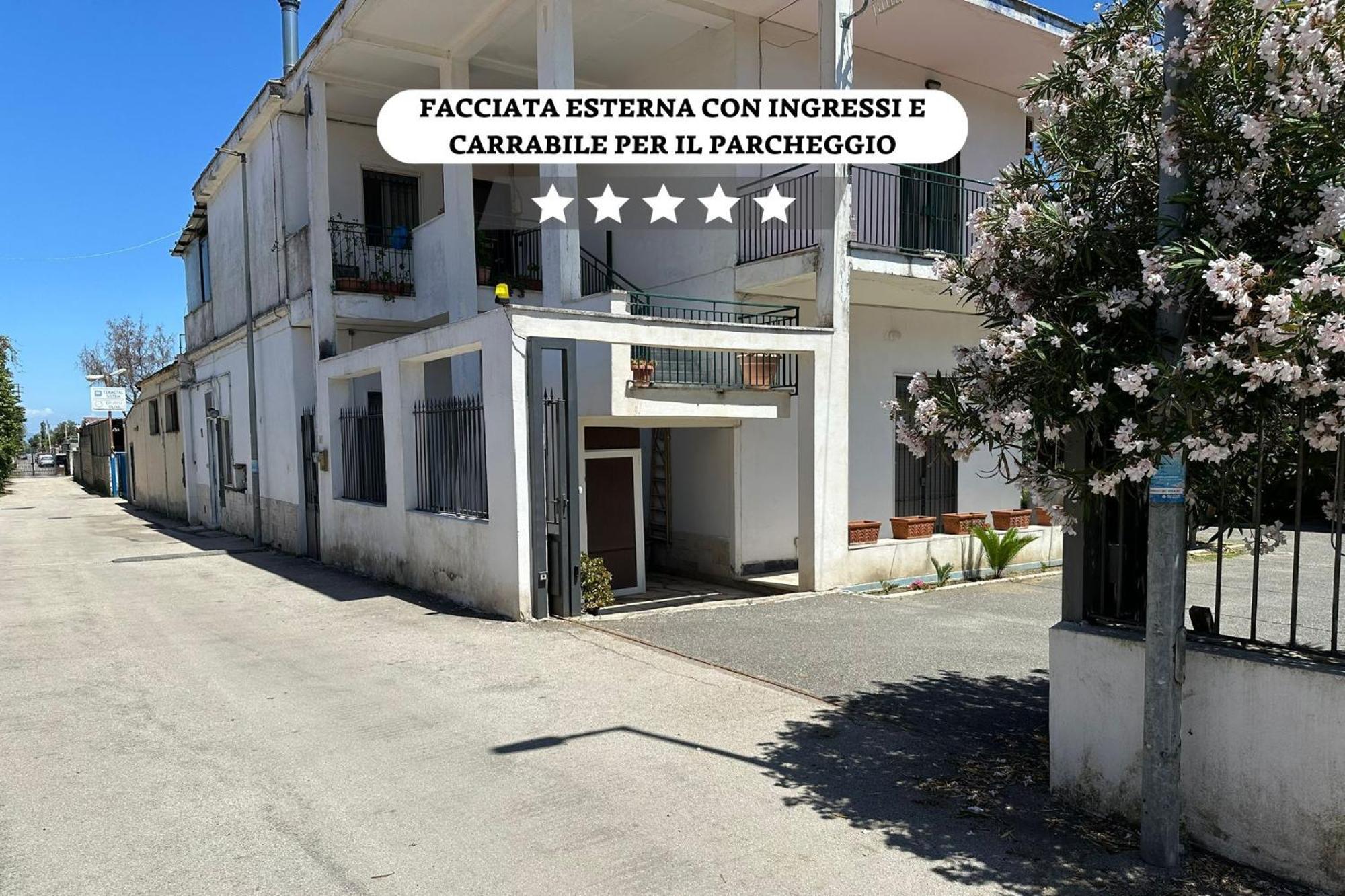 Grancomfort Tra Napoli E Caserta カステル・ヴォルトゥルノ エクステリア 写真